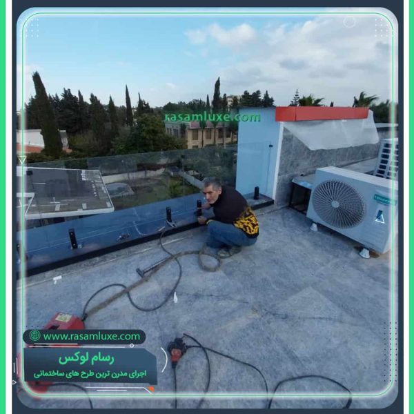 اجرای نرده شیشه ای پشت بام