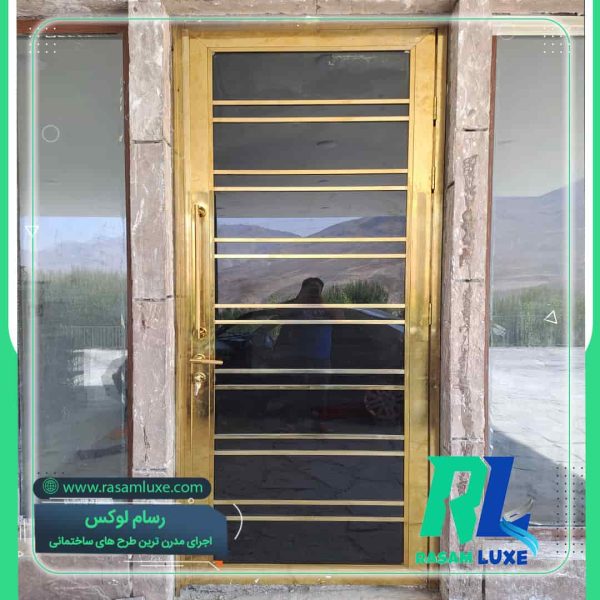 اجرای شیک ترین درب استیل طلایی مدرن